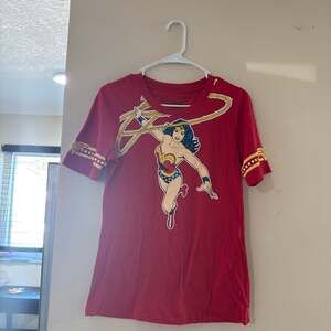 Wonder Woman Graphic Red T-Shirt with Lasso of Truth Design
